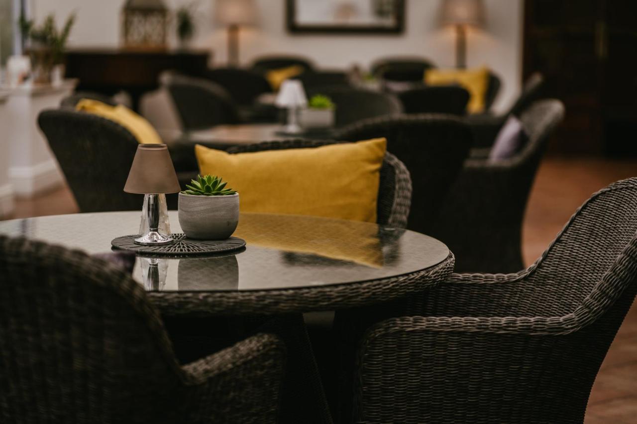 Rowton Hall Hotel And Spa Chester Bagian luar foto