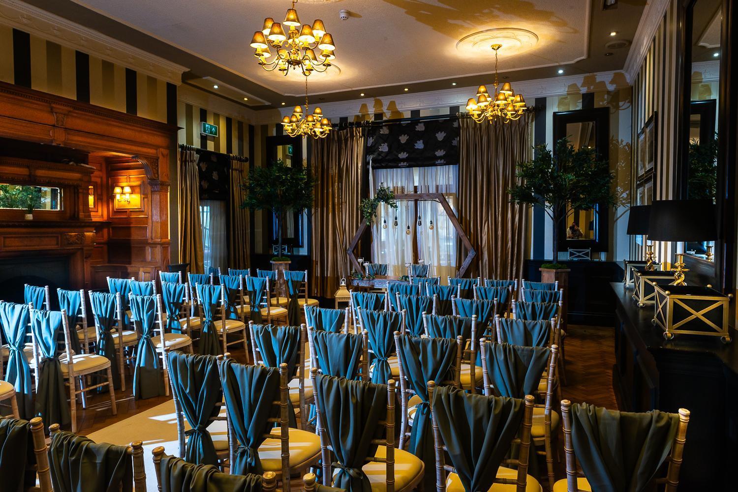 Rowton Hall Hotel And Spa Chester Bagian luar foto