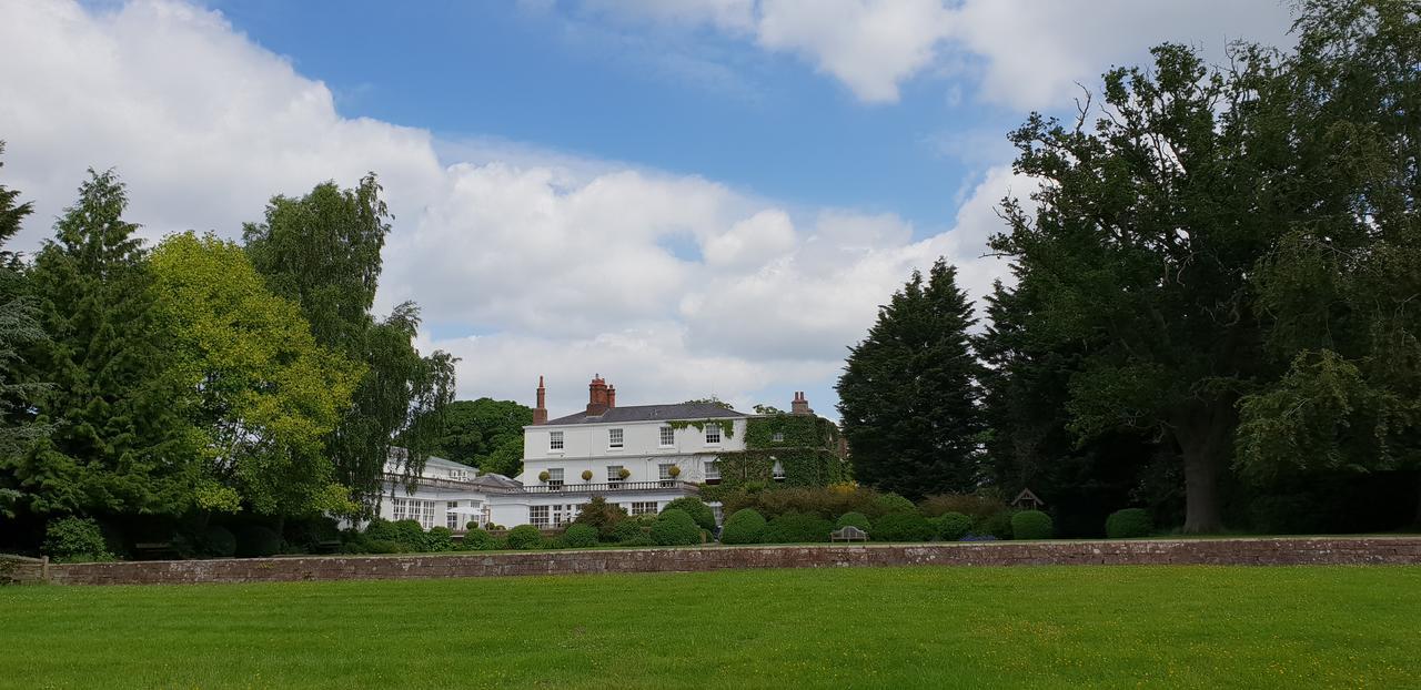 Rowton Hall Hotel And Spa Chester Bagian luar foto